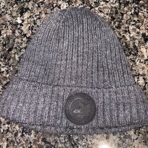 Canada Weather Gear Grey Knitted Beanie